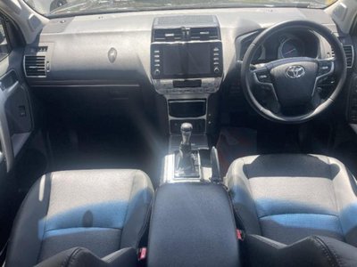 TOYOTA LAND CRUISER PRADO - 6