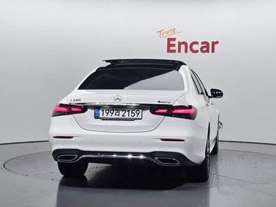 MERCEDES-BENZ E-CLASS - 3