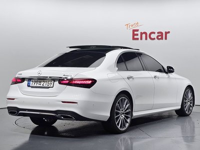 MERCEDES-BENZ E-CLASS - 4