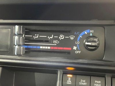 صورة مصغرة 39 لـ 2024 Toyota LAND CRUISER 70