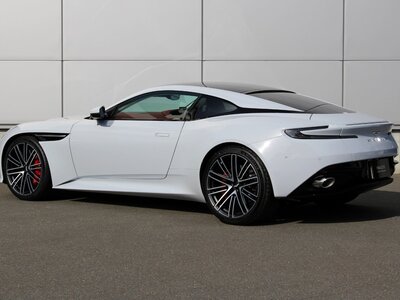 ASTON MARTIN DB12 - 3
