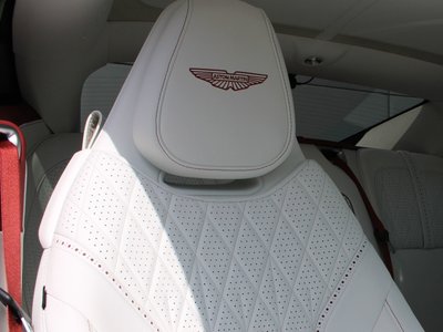 ASTON MARTIN DB12 - 10