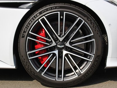 ASTON MARTIN DB12 - 6