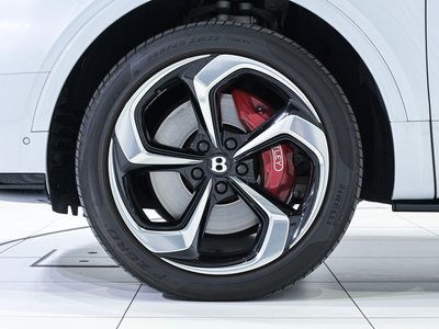BENTLEY BENTAYGA - 7