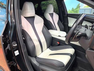صورة 10 لـ 2023 Lexus NX