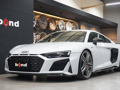 AUDI R8 - 1