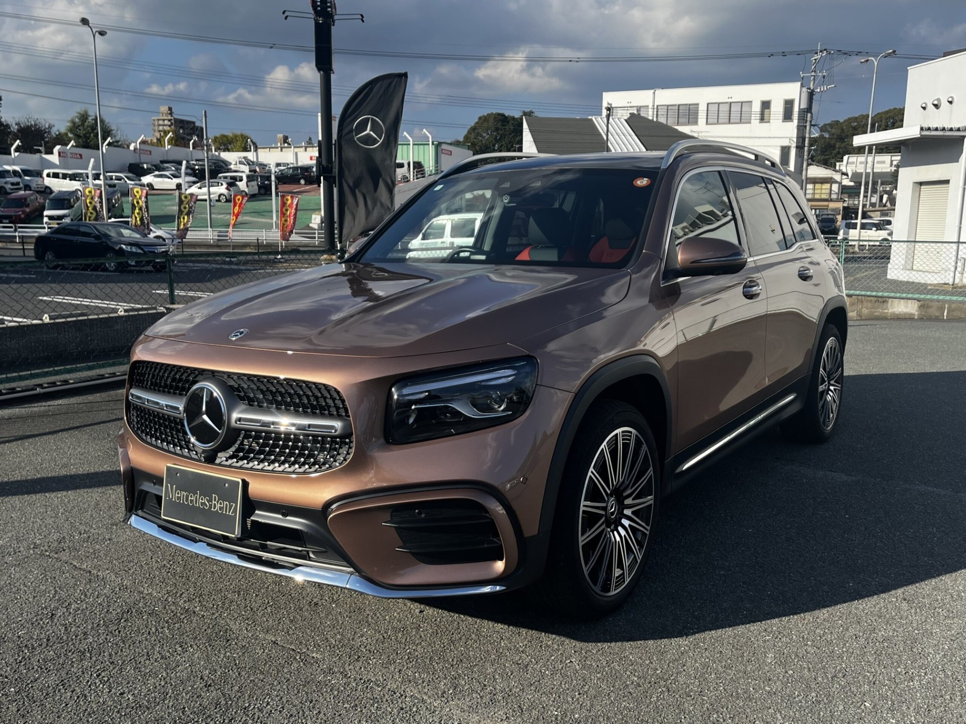 MERCEDES-BENZ GLB - View 1