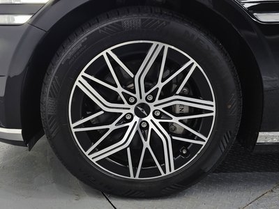 صورة 6 لـ 2022 Genesis G90 (RS4)