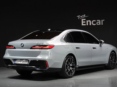 2023 BMW 7 SERIES — фото 2