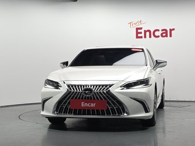 صورة 2 لـ 2025 Lexus ES