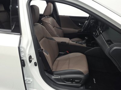 صورة مصغرة 16 لـ 2025 Lexus ES