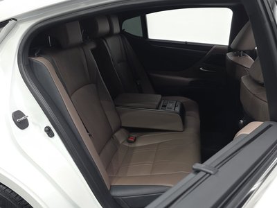 صورة مصغرة 17 لـ 2025 Lexus ES