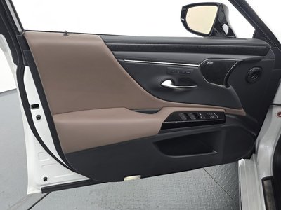 صورة مصغرة 14 لـ 2025 Lexus ES