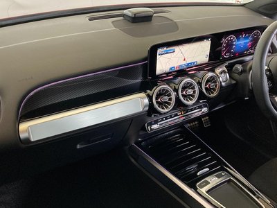 MERCEDES-BENZ GLB - 8