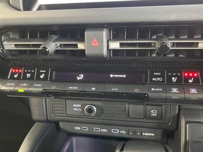 TOYOTA LAND CRUISER 250 - 7