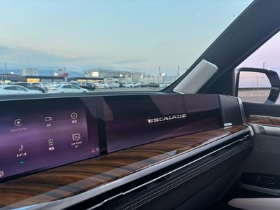 2025 Cadillac ESCALADE photo 35