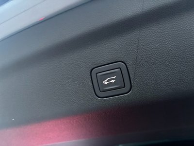 2025 Cadillac ESCALADE photo 24
