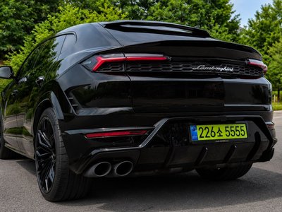LAMBORGHINI URUS - 6