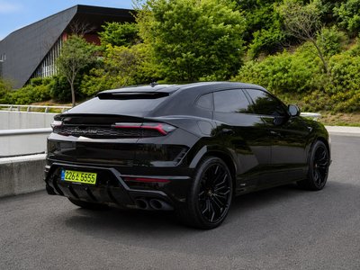 LAMBORGHINI URUS - 5