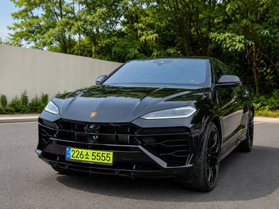 LAMBORGHINI URUS - 2