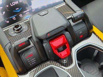 LAMBORGHINI URUS - 9