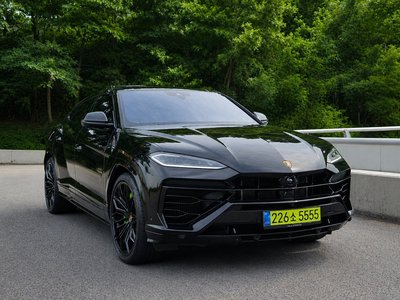 LAMBORGHINI URUS - 1