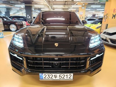 2025 Porsche CAYENNE 照片 1