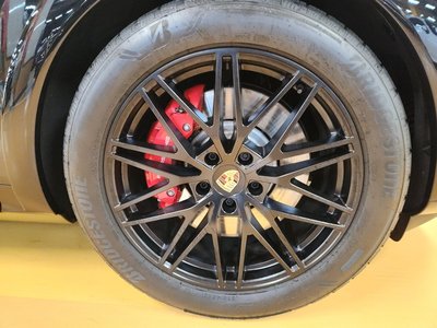 2025 Porsche CAYENNE 照片 3