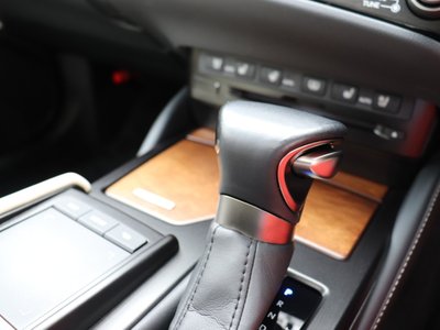 2021 Lexus ES — миниатюра 17
