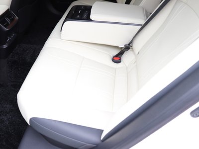 2021 Lexus ES — миниатюра 50