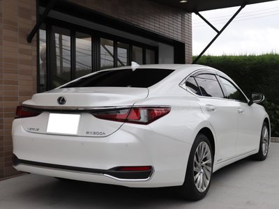2021 Lexus ES — миниатюра 11