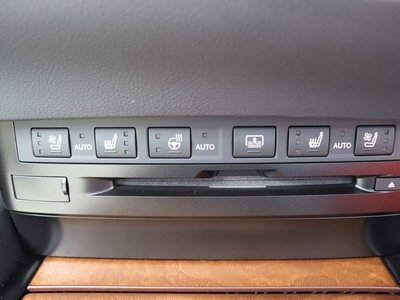 2021 Lexus ES — миниатюра 16