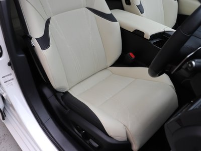 2021 Lexus ES — миниатюра 22