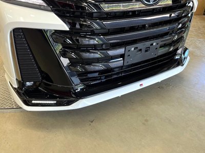 2025 Toyota VELLFIRE photo 3