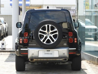 صورة 10 لـ 2023 LAND Rover DEFENDER