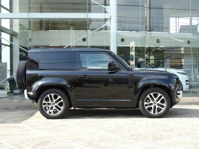 صورة 8 لـ 2023 LAND Rover DEFENDER
