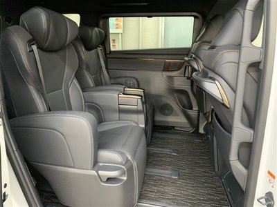 2023 Toyota ALPHARD — фото 10