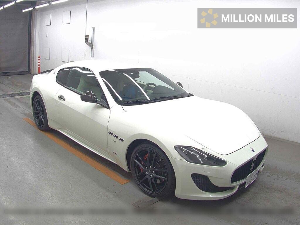 MASERATI GRANTURISMO - View 1