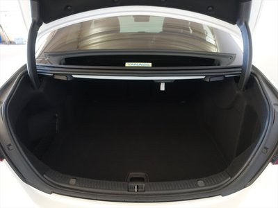 MERCEDES-BENZ E-CLASS - 10