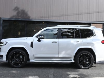 TOYOTA LAND CRUISER 300 - 2