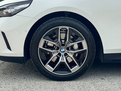 BMW 5 SERIES - 6