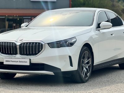 BMW 5 SERIES - 1