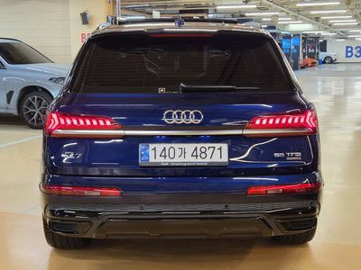 2021 AUDI Q7 照片 2
