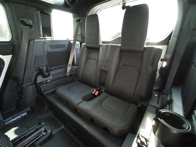 LAND ROVER DEFENDER - 5