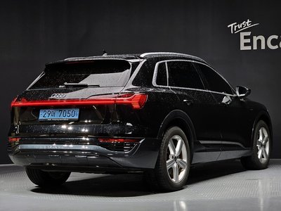 AUDI Q8 E-TRON - 4