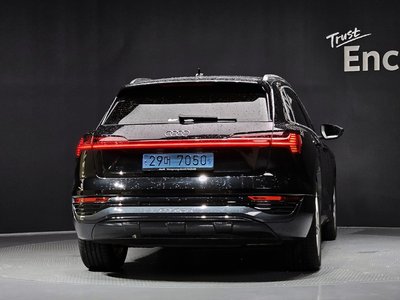 AUDI Q8 E-TRON - 3