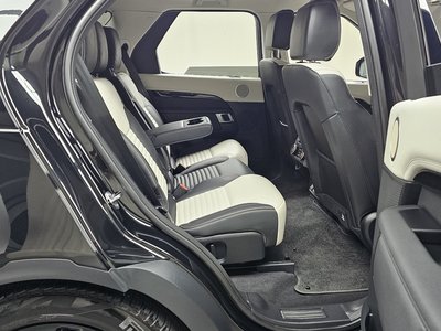 2025 LAND Rover DISCOVERY thumbnail 17