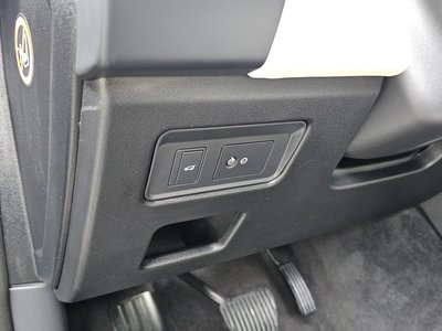 2025 LAND Rover DISCOVERY thumbnail 26