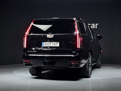 2022 CADILLAC ESCALADE 5TH GENERATION — фото 3