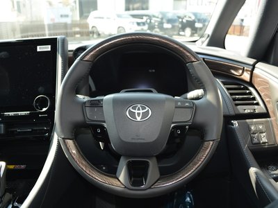 صورة 62 لـ 2026 Toyota VELLFIRE